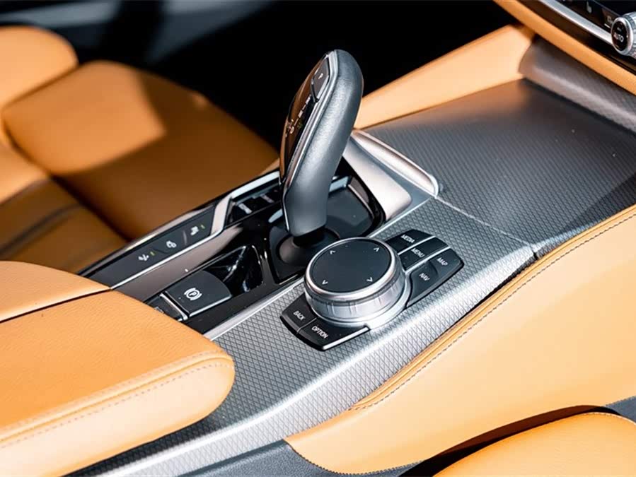 BMW 6 Series GT 2020 #22 BMW 6 Series GT 2020 car image #22