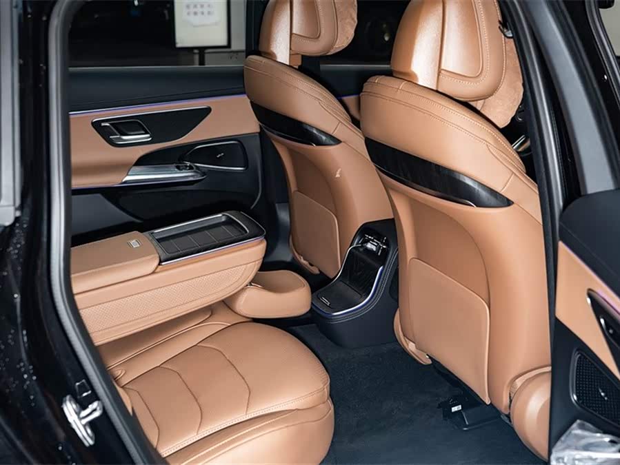 Mercedes-Benz E Class New Energy 2025 car image #22