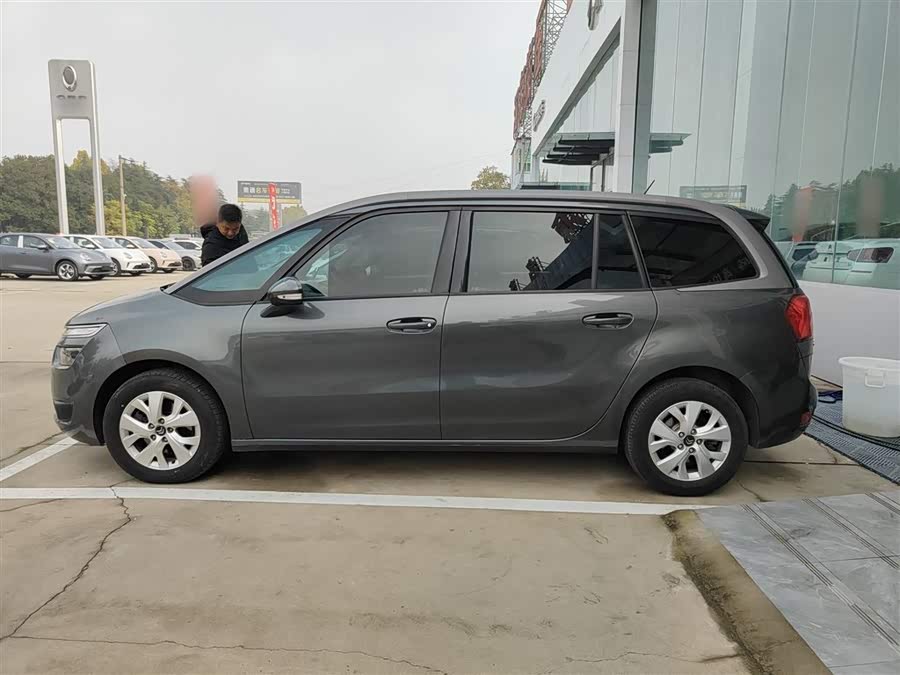 Citroen C4 PICASSO 2017 صورة سيارة #22