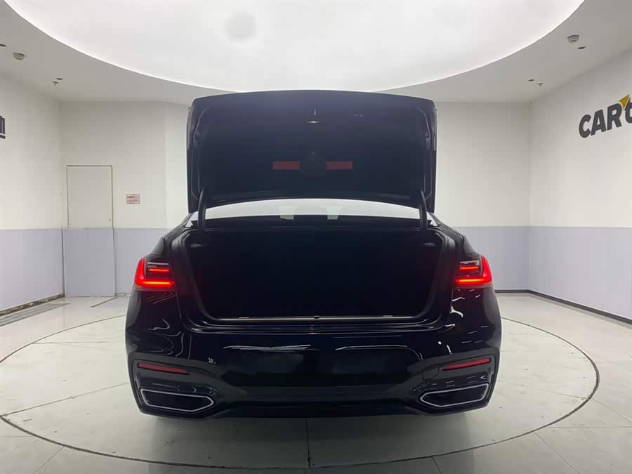 BMW 7 Series 2020 car image #22