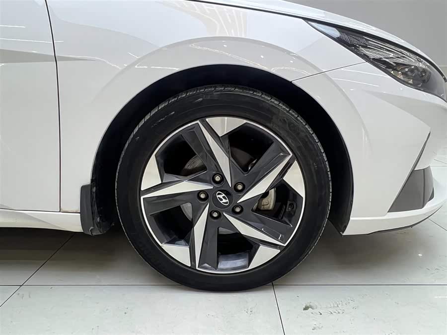 Hyundai Elantra 2023 imagen de coche #22