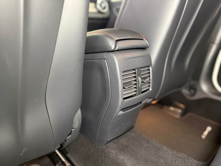 Mercedes-Benz GLA AMG 2015 car image #22