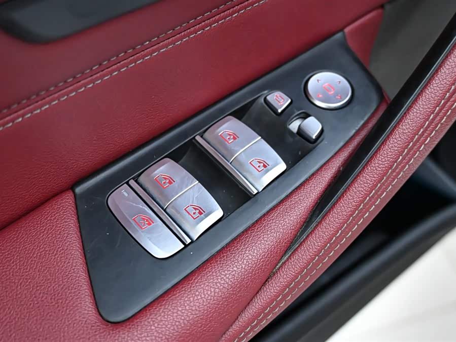 BMW 5 Series New Energy 2022 car image #22