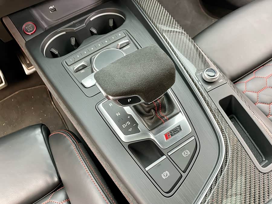 Audi RS 4 2019 immagine di auto #22