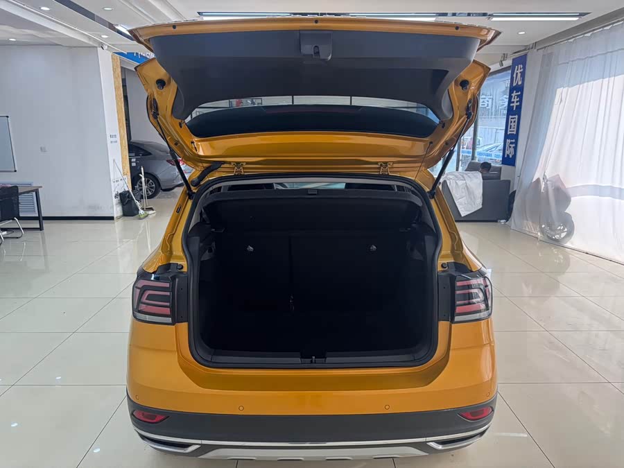 Volkswagen T-Cross 2021 #22 Volkswagen T-Cross 2021 car image #22