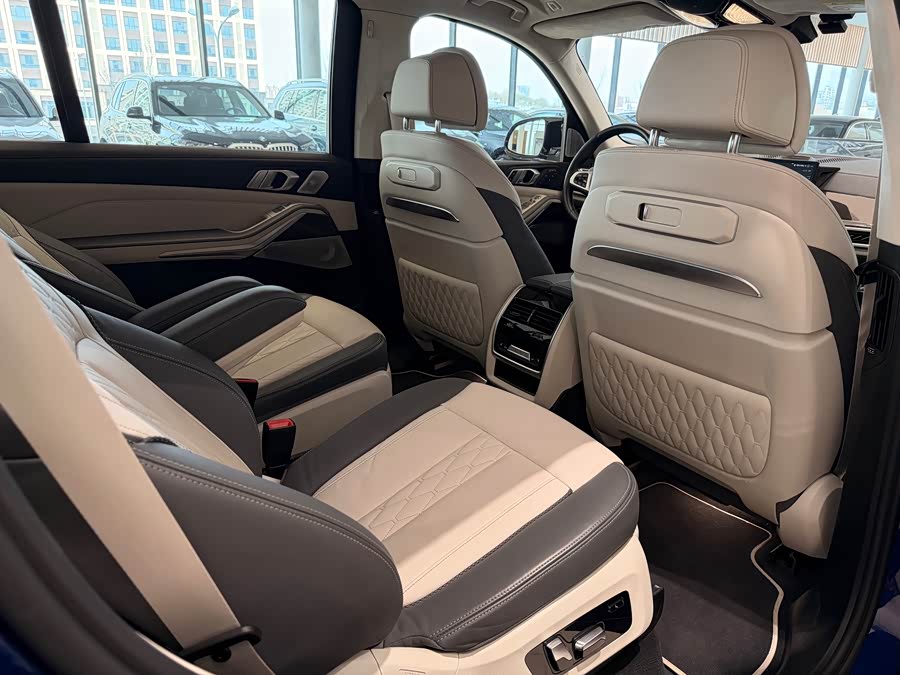 BMW X7 M60i #22 BMW X7 M60i imagen de coche #22