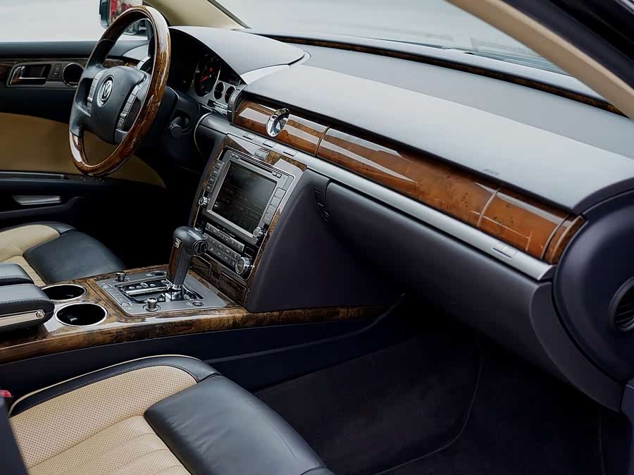 Volkswagen Pheaton 2012 immagine di auto #22