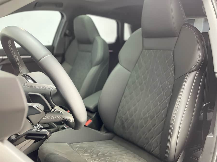 Audi A8 2021 imagen de coche #22