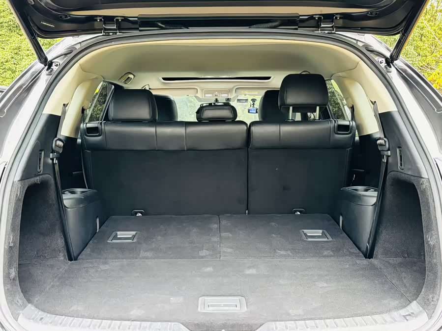 Mazda CX-8 2019 immagine di auto #22