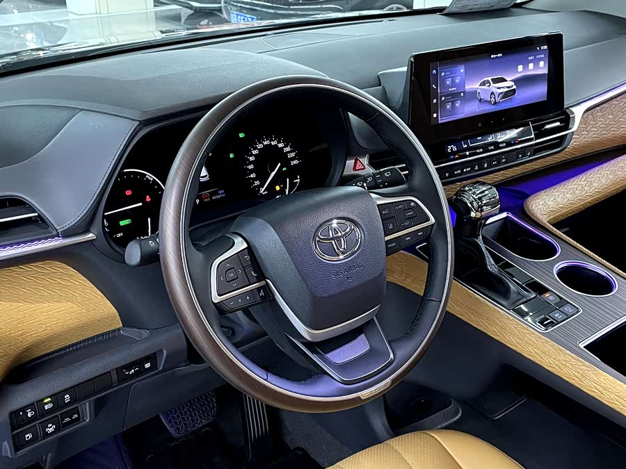 Toyota Granvia 2024 car image #22