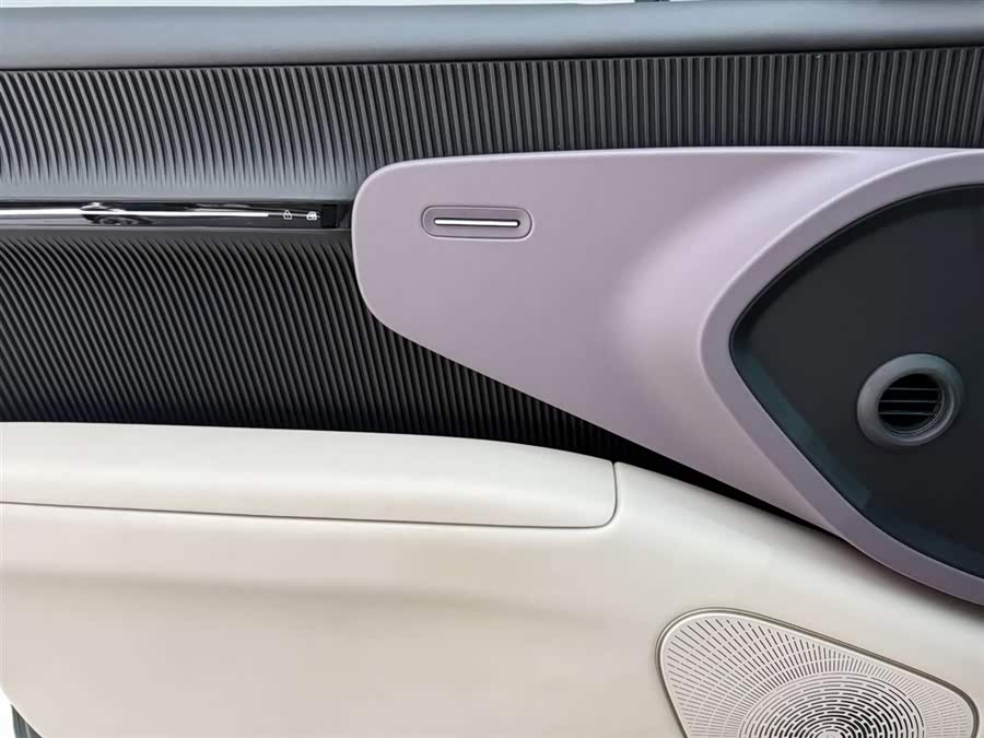 Avatr 12 2023 car image #22