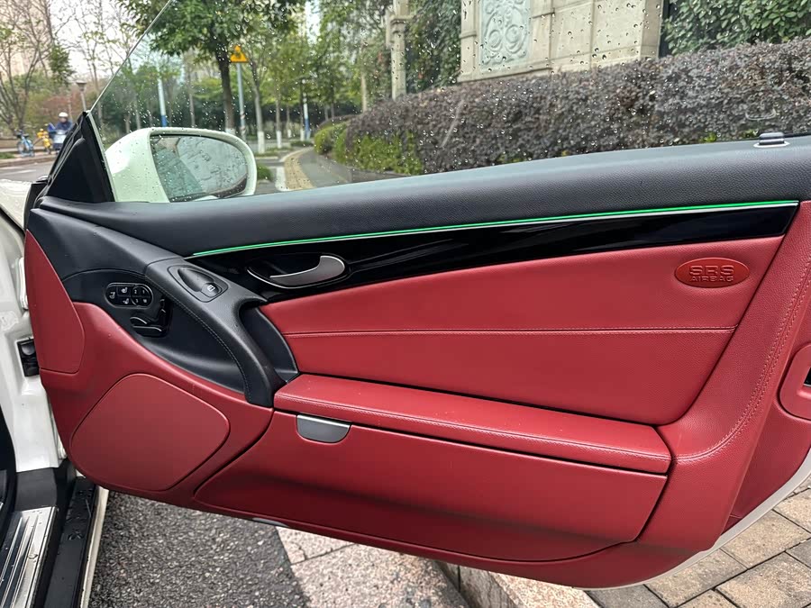 Mercedes-Benz SL Class 2011 car image #22