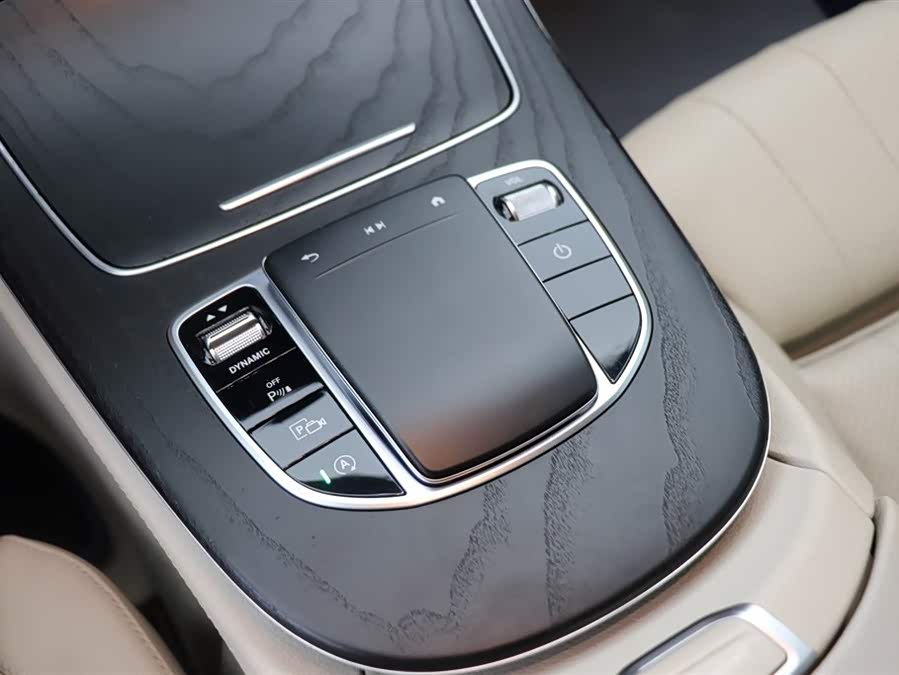 Mercedes-Benz V Class 2020 car image #22