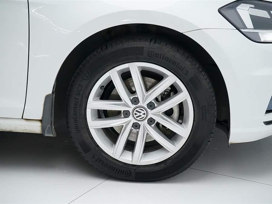 Volkswagen Golf 2018 car image #22