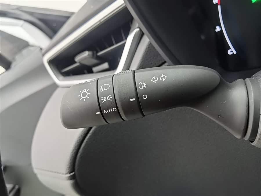 丰田 卡罗拉锐放 2025 汽车图片 #22