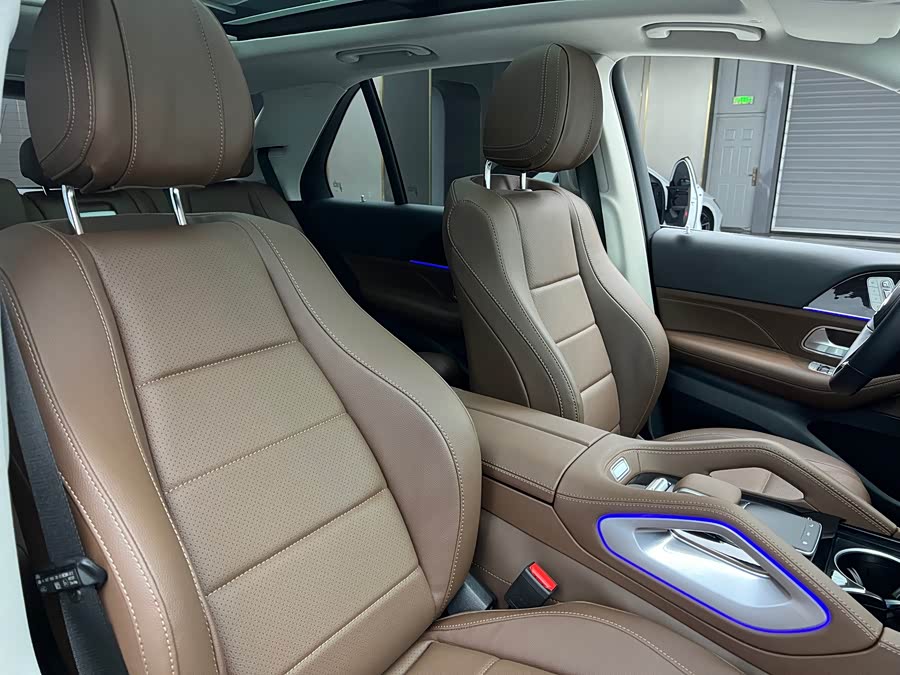 Mercedes-Benz GLE Class 2025 صورة سيارة #22