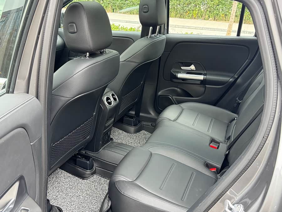 Mercedes-Benz GLA Class 2023 #22 Mercedes-Benz GLA Class 2023 car image #22