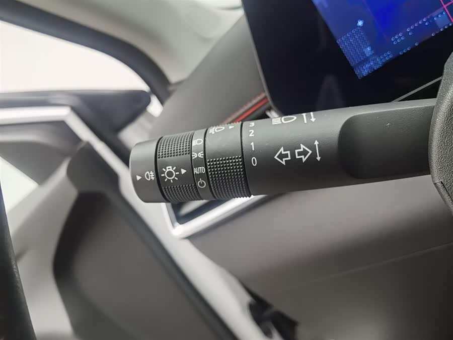 Chevrolet Tracker 2022 immagine di auto #22