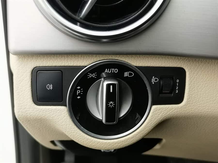 Mercedes-Benz GLK Class 2015 immagine di auto #22