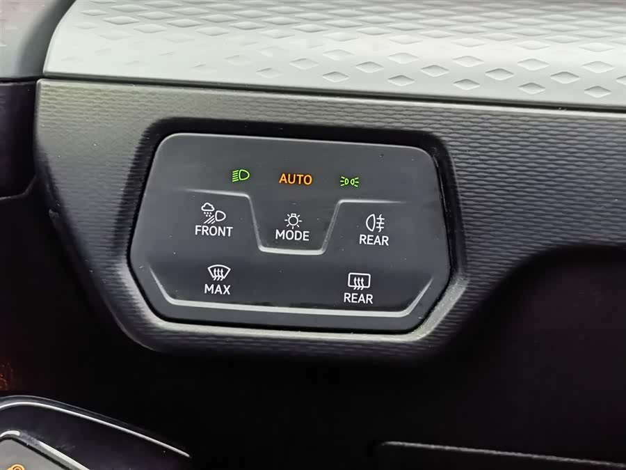 Volkswagen ID.6 X 2021 car image #22