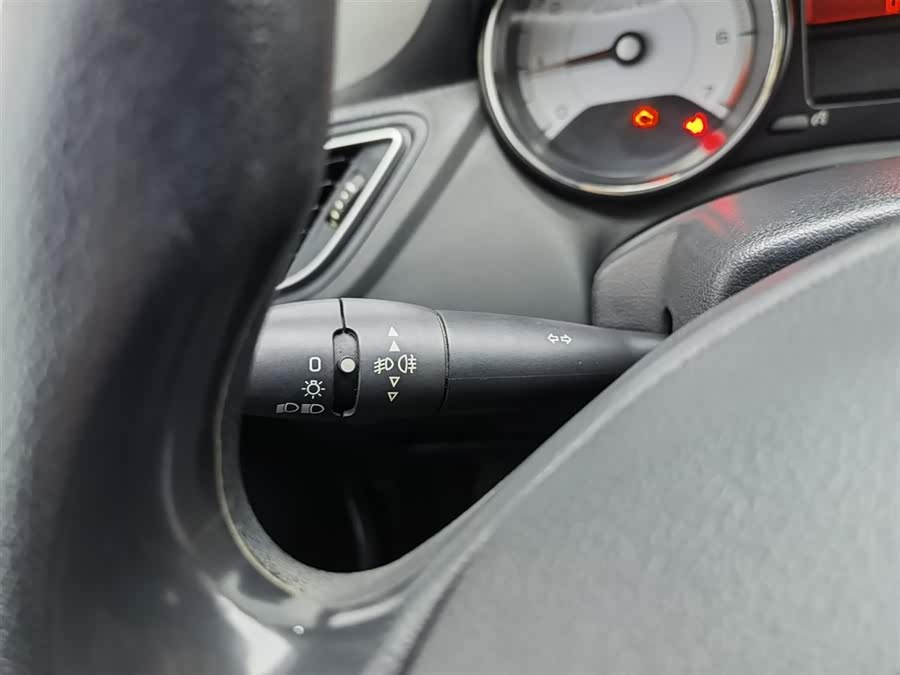 Peugeot 308 2013 car image #22