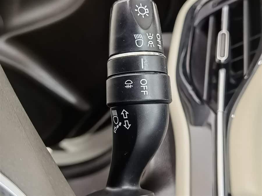 GAC Trumpchi M6 2019 car image #22