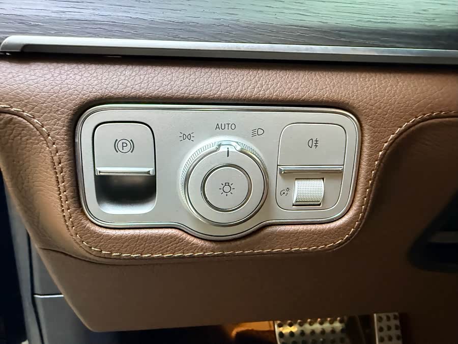 Mercedes-Benz GLS Class 2024 car image #22