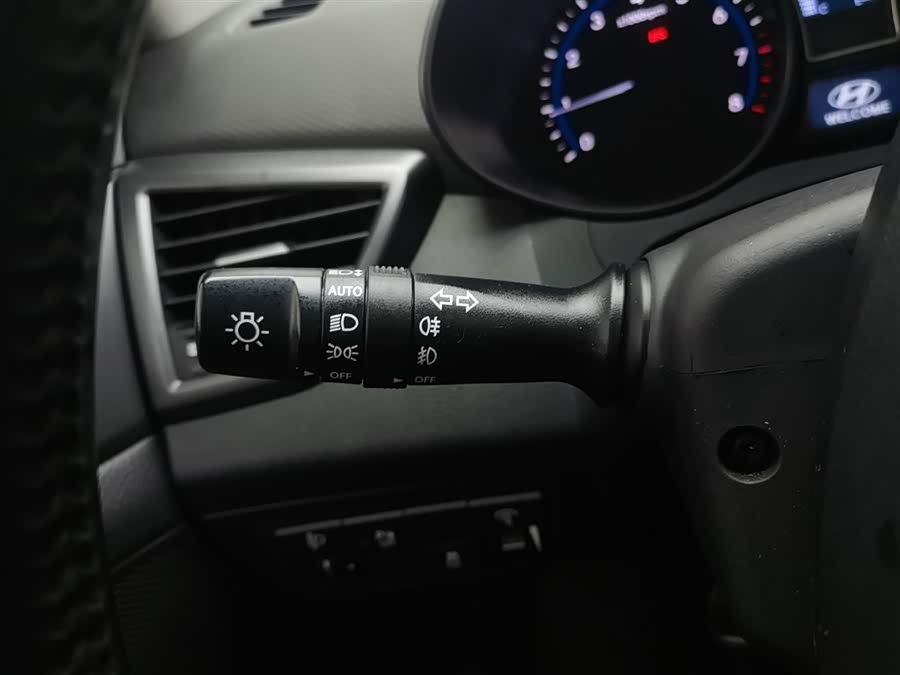 Hyundai Veloster 2015 immagine di auto #22