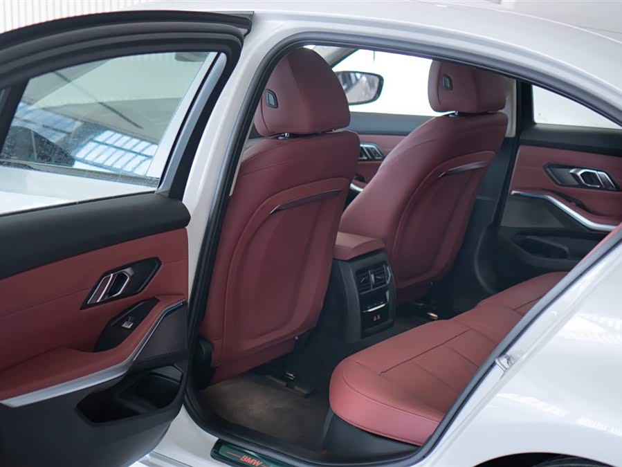 BMW i3 2025 car image #22