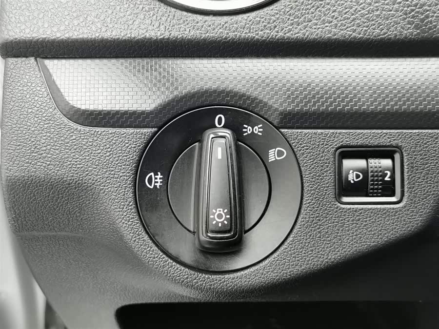 Volkswagen Jetta 2019 immagine di auto #22