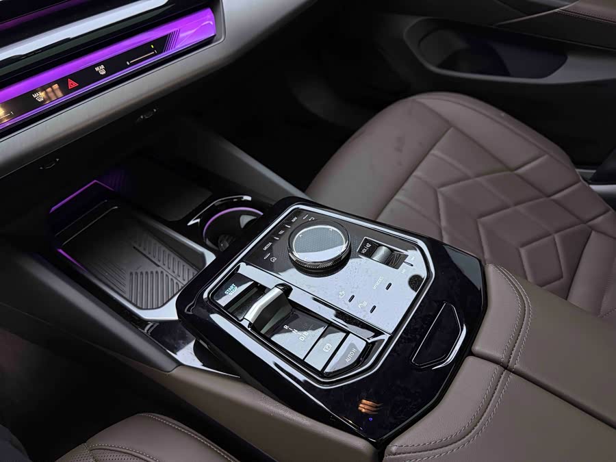 BMW i5 2024 car image #22