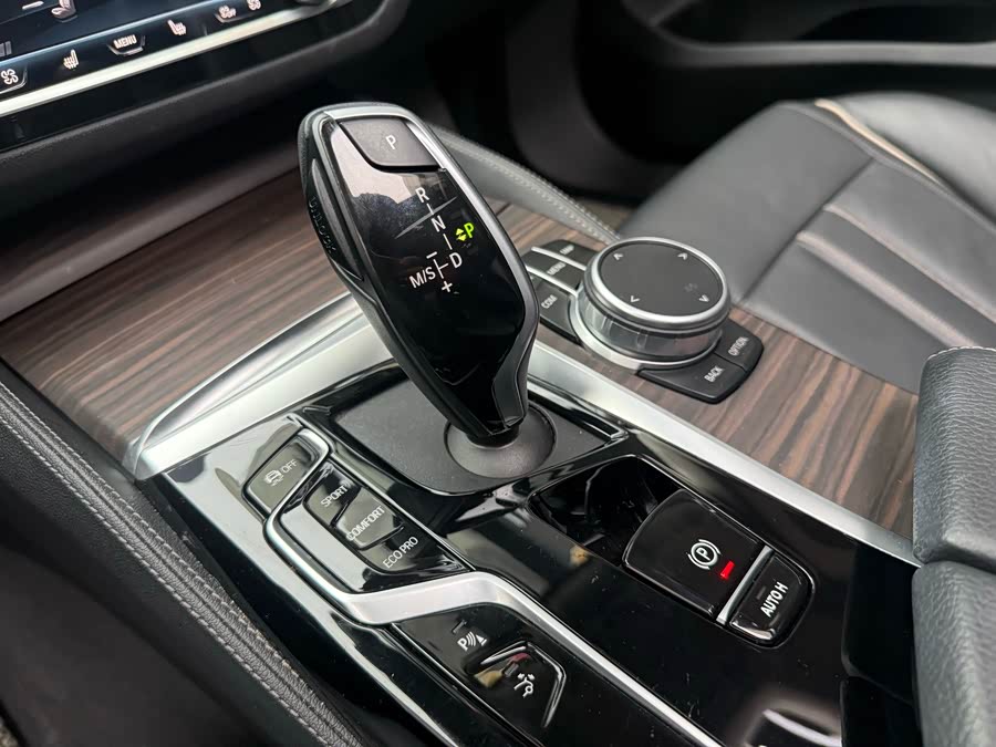 BMW 6 Series GT 2021 car image #22