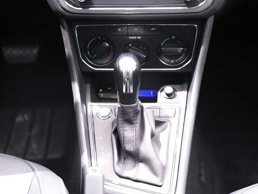 Volkswagen Lavida 2017 car image #22