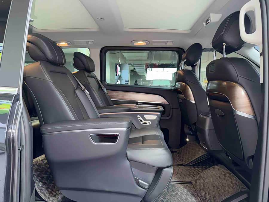 Mercedes-Benz V Class 2020 car image #22