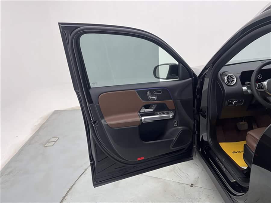 Mercedes-Benz GLB Class 2024 #22 Mercedes-Benz GLB Class 2024 car image #22