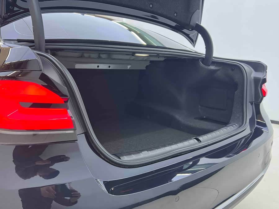 BMW 5 Series 2022 car image #22