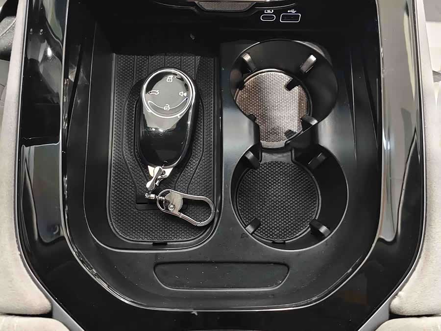 哪吒汽车 哪吒S 2023 汽车图片 #22