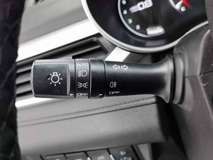 GEELY Emgrand 2018 car image #22