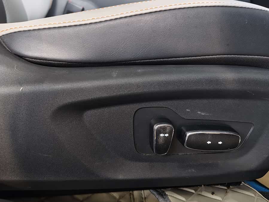 Changan UNI-V iDD 2024 car image #22