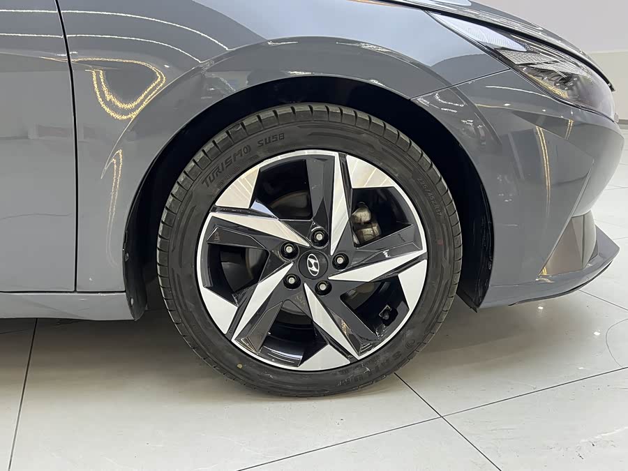 Hyundai Elantra 2021 immagine di auto #22