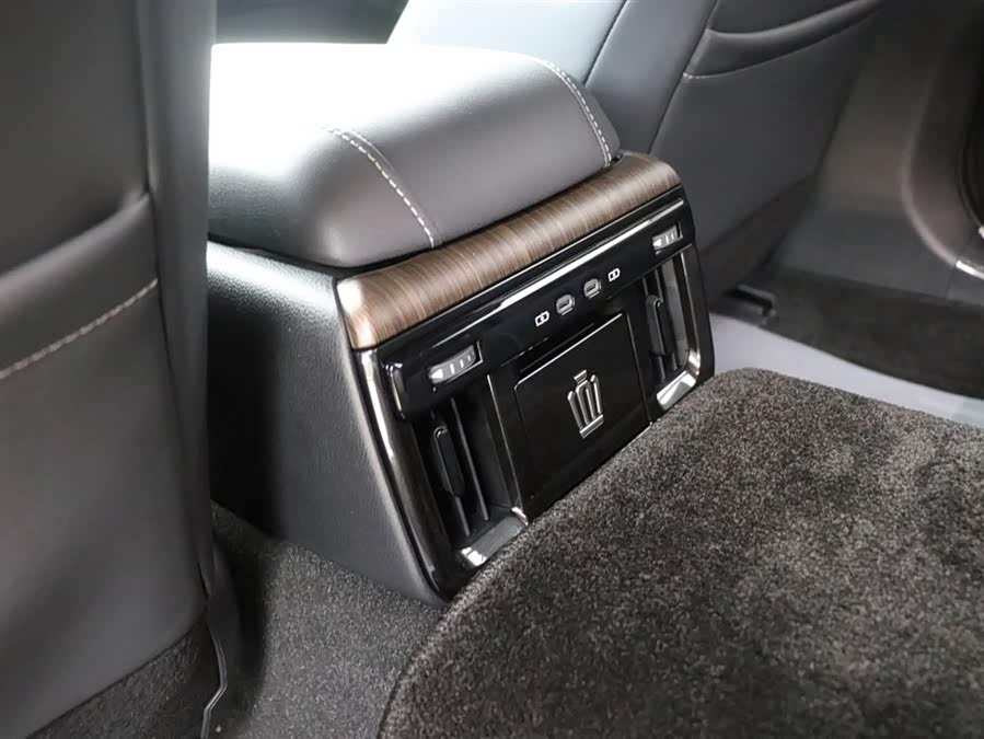 Toyota Crown 2025 immagine di auto #22