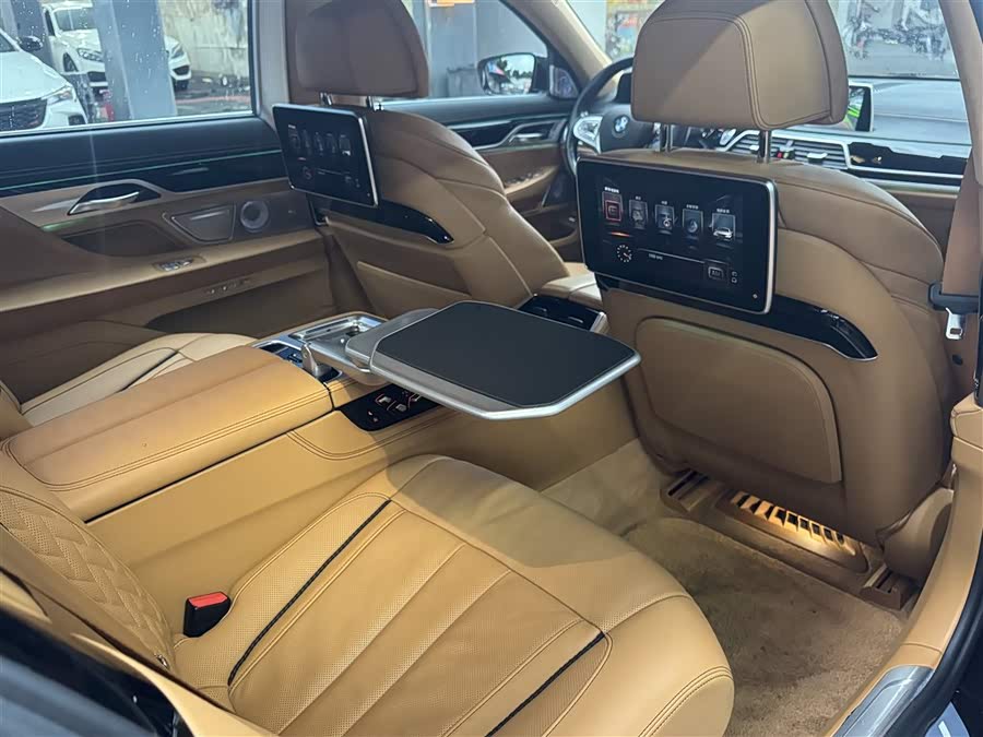 BMW 7 Series 2017 car image #22