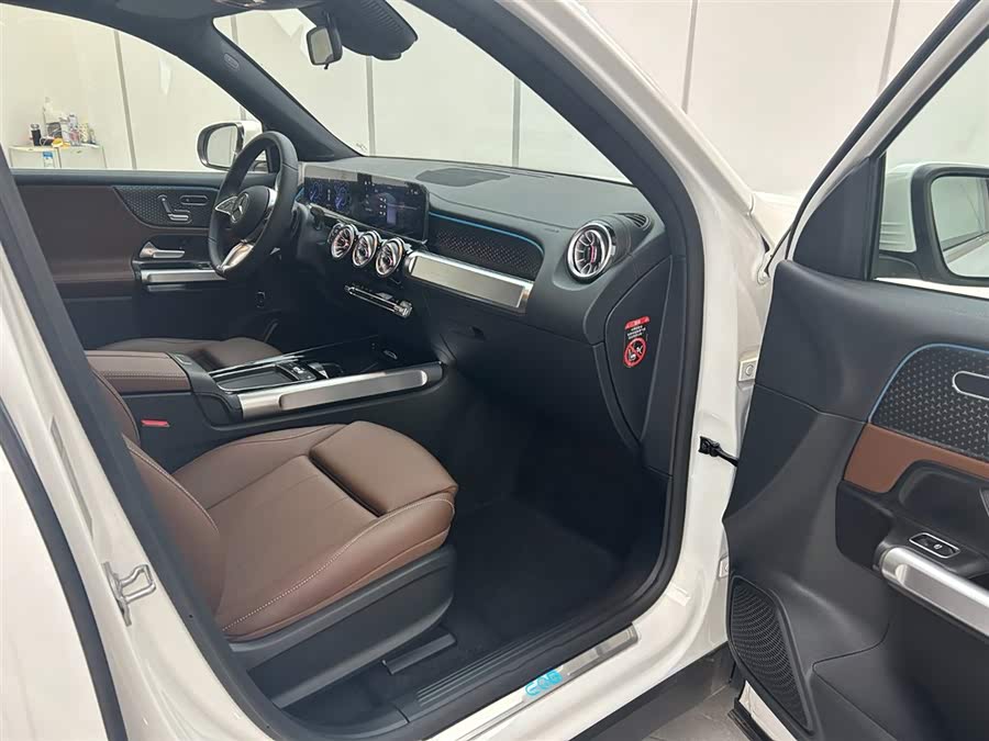 Mercedes-Benz EQB Class 2025 car image #22