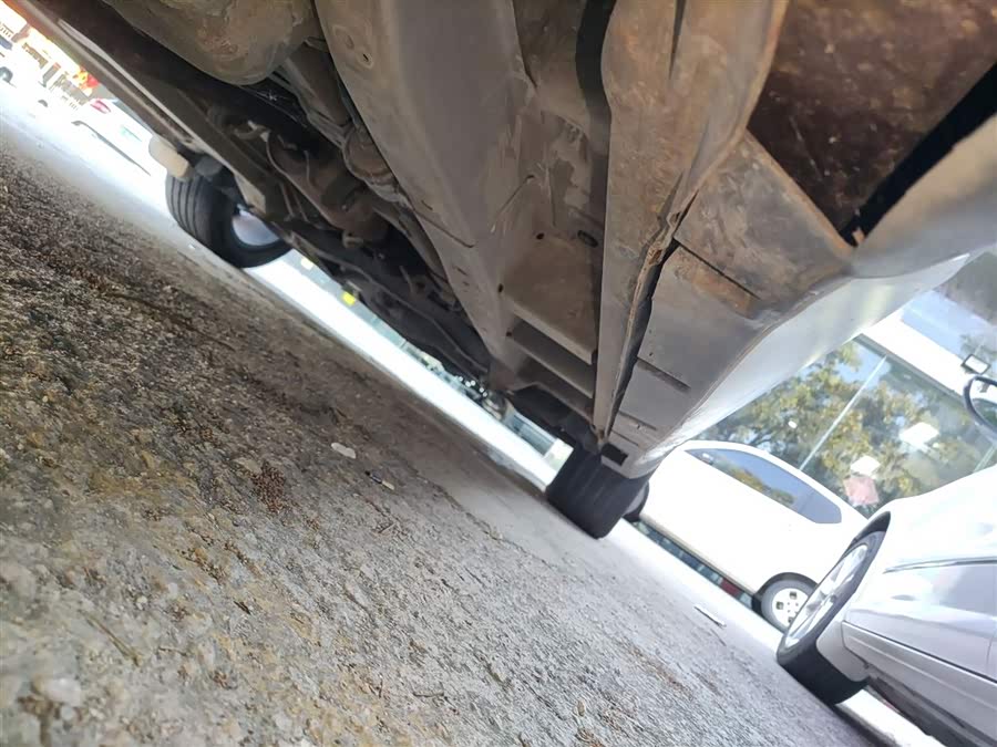 SWM X7 2017 صورة سيارة #22