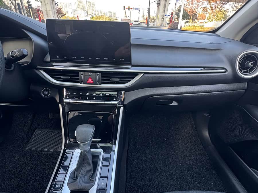 Kia K3 2019 car image #22