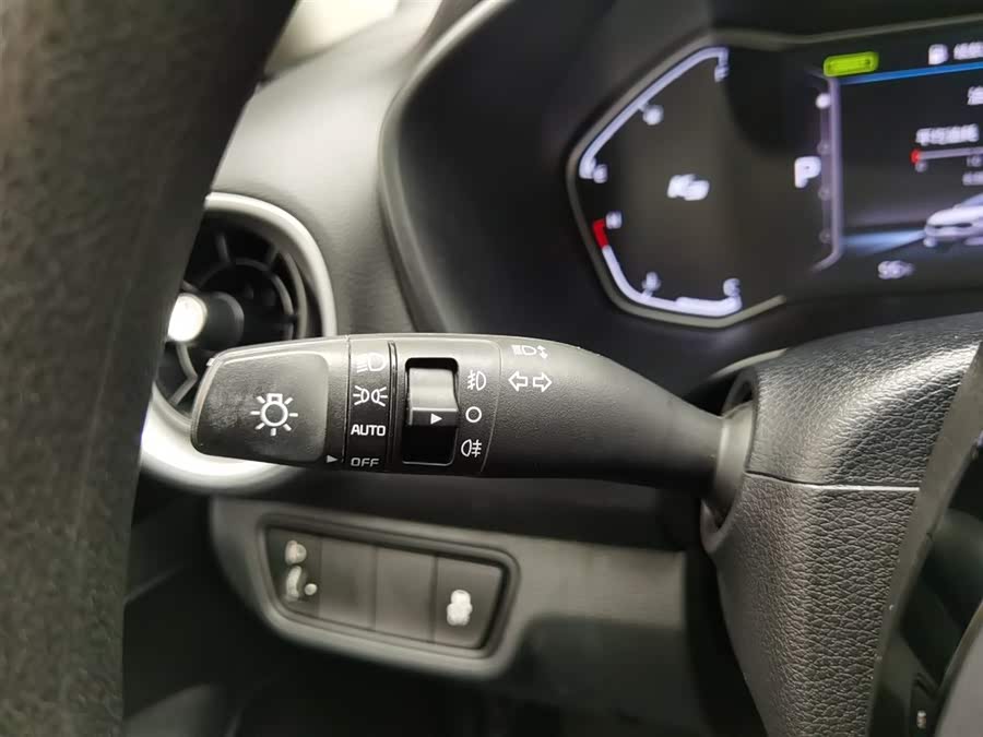 Kia K3 2020 car image #22