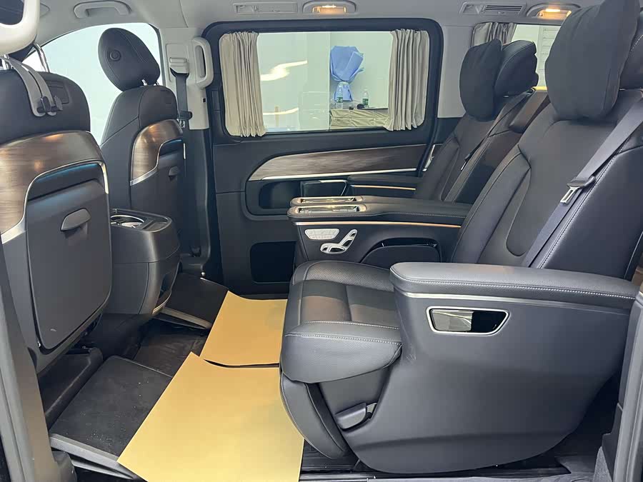 Mercedes-Benz V Class 2022 car image #22