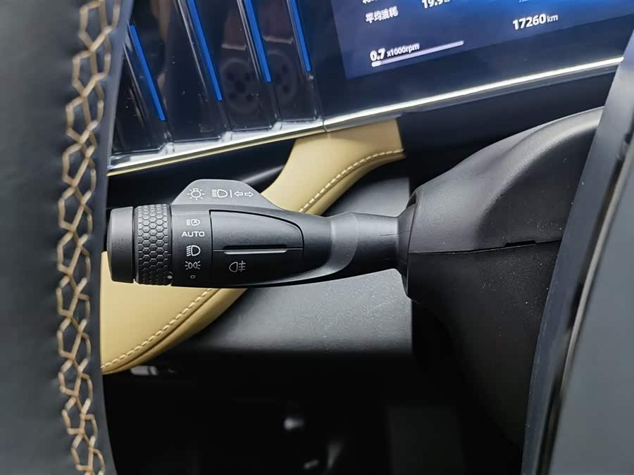 GEELY Boyue L 2024 car image #22