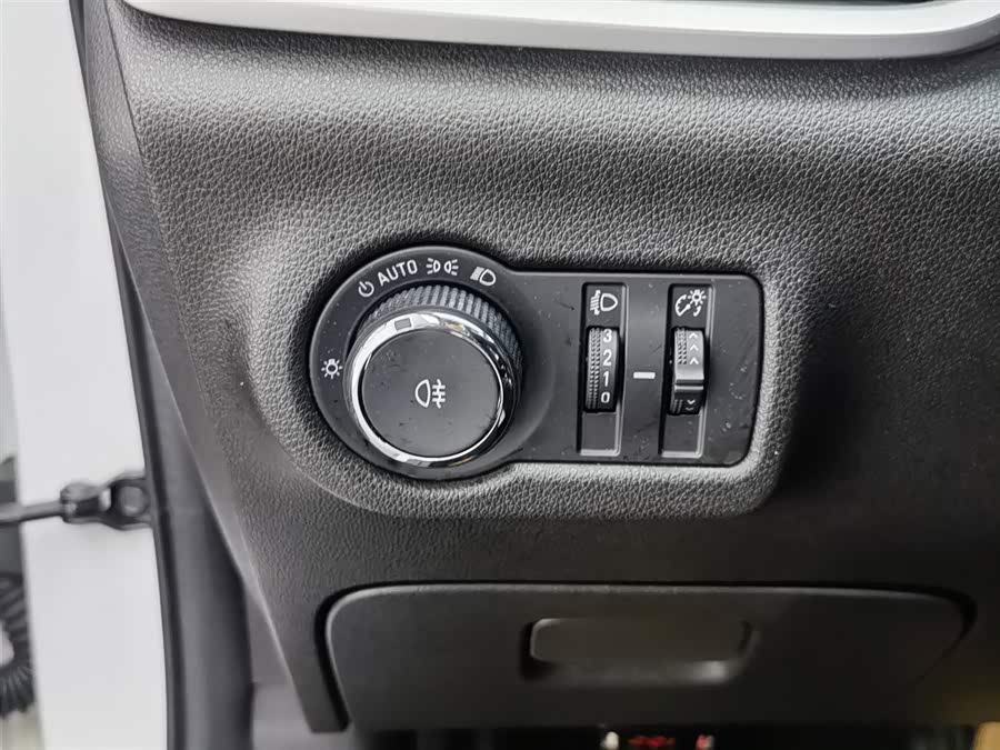 Chevrolet Charm 2022 car image #22