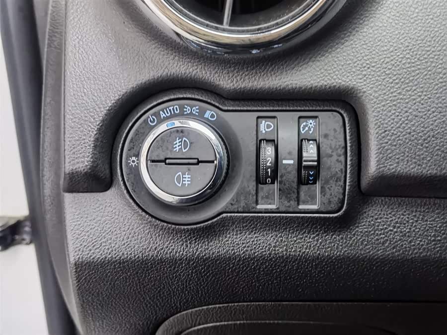 Chevrolet Tracker 2016 car image #22
